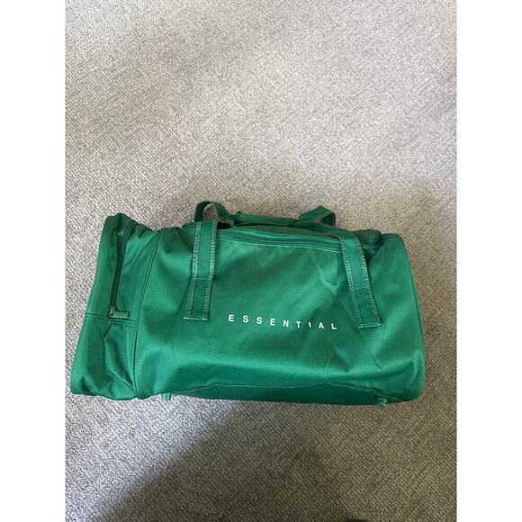 Lacoste perfume essential 90’s crocodile weekender duffle bag. NWT - Picture 4 of 10